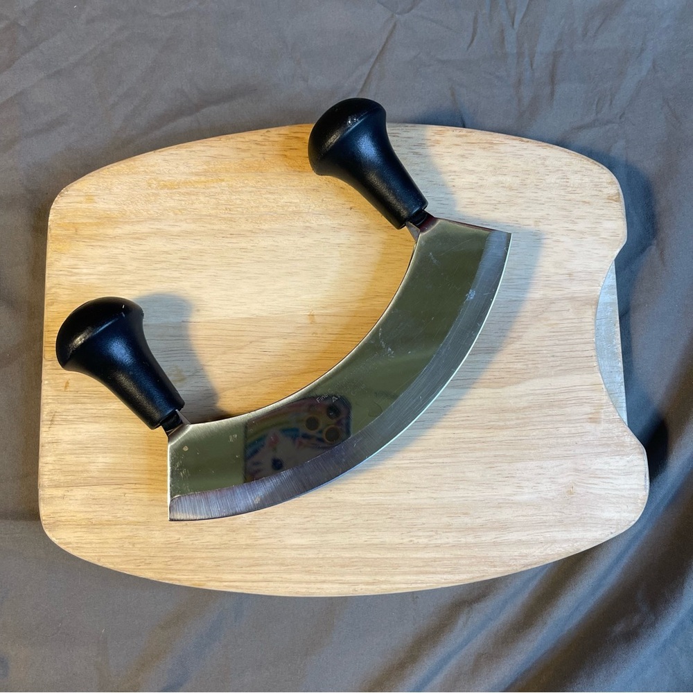 Arcosteel Stainless Steel Mezzaluna Double Blade Roller Knife W/Cutting Board